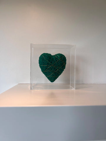 Caixa Acrílico Coração Fios de Cobre Verde -  P